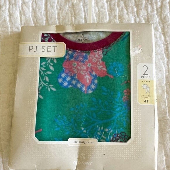 New Old Navy floral Pajama set; size 4T - Picture 2 of 5